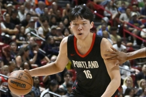 曾令旭：体能问题是杨瀚森目前最大的困境 这需要长期训练来适应