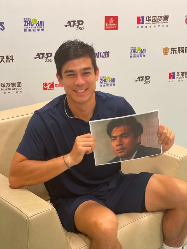 万博体育-网坛朱时茂：一笑倾城 一背圈粉