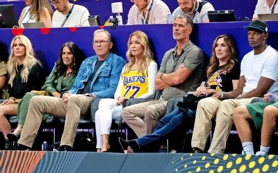 万博官网-巴斯家族内斗背后的政治风向|詹姆斯|珍妮|湖人|ESPN|珍妮-巴斯_新浪体育_新浪新闻